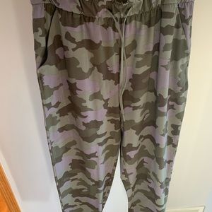 Lululemon pants